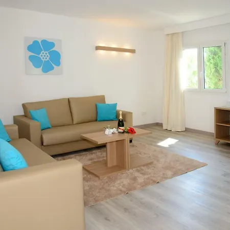 ホテル Cala Llenya Ibiza 4*