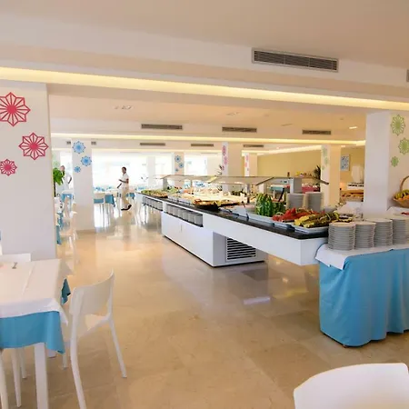 伊维萨岛卡拉莱亚度假酒店
